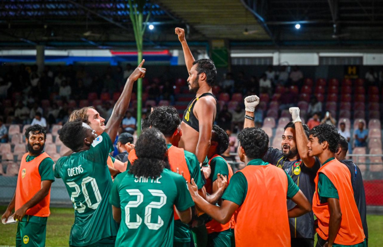 ކީޕަރު ކައިރިން ނައްޓާފައި ހަމްޕު މާޒިޔާ މޮޅުކޮށްދީފި