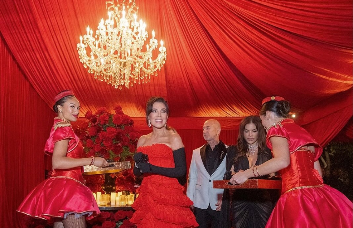 ކްރިސް ޖެނާގެ އުފަންދުވަހަށް ބޭއްވި ޕާޓީ ހުއްޓުވައިފި