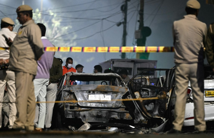 ދިއްލީގައި ދިނީ ޓެރަރިސްޓް ހަމަލާއެއް: އިންޑިއާ