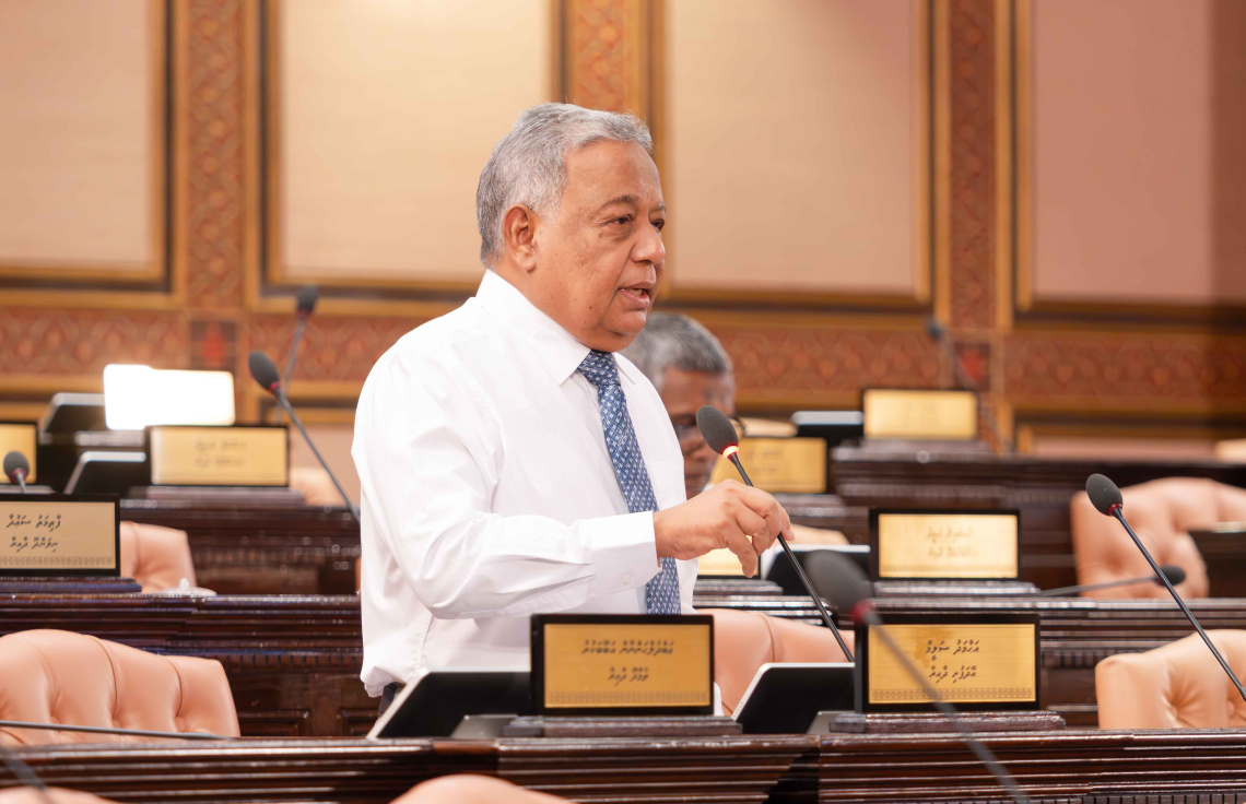 ސަލީމް ވިދާޅުވީ އިހުލާސްތެރި ބަޔަކު ނެތް ކަމަށް