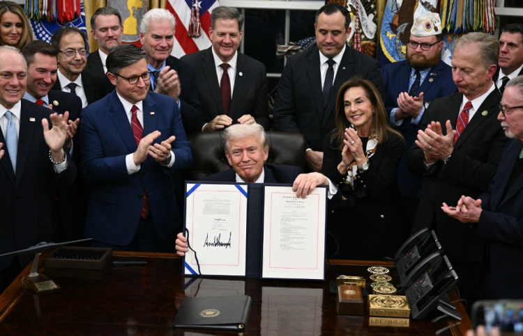 އެމެރިކާ ސަރުކާރުގެ "ރެކޯޑް ބަންދު" ނިމުމަކަށް