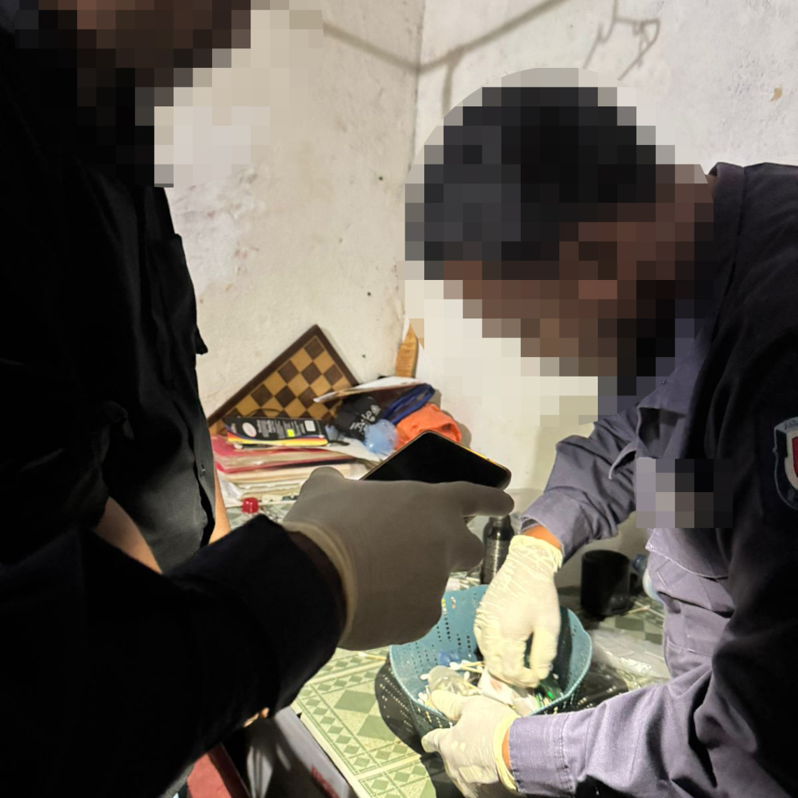 "އަލިމަގު" އޮޕަރޭޝަންގައި އަތުލައިގަތް މަސްތުވާތަކެތި ފުލުހުން މިއަދު ޗެކް ކުރަނީ.---ފޮޓޯ: ޕޮލިސް