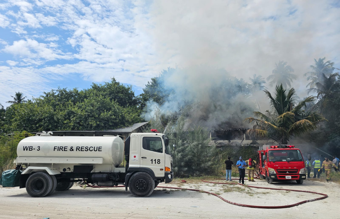 ފަރުކޮޅުފުށީގައި ހުރި އިމާރާތެއްގައި ރޯވެއްޖެ