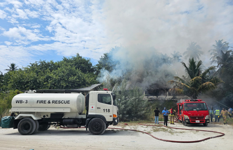 ފަރުކޮޅުފުށީގައި ހުރި އިމާރާތެއްގައި ރޯވެއްޖެ