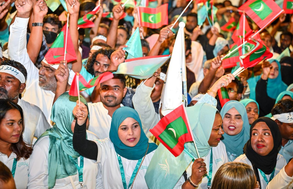 ޕީއެންސީން މިރޭ ބާއްވާ ޖަލްސާގައި ސަޕޯޓަރުން ބައިވެރިވަނީ-- ފޮޓޯ: ފަޔާޒު މޫސާ | މިހާރު