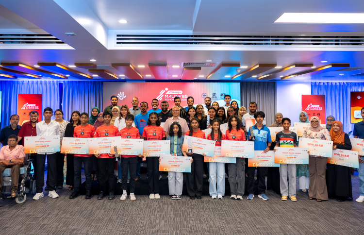 ރޯޑް ރޭހުގެ ވަނަތަކަށް ދިޔަ ދުވުންތެރިންނަށް އިނާމުދީފި