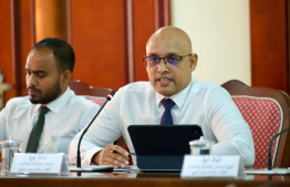 ކޮމިޝަނާ ޖެނެރަލް އޮފް ޓެކްސޭޝަން ޒަރީރު ވާހަކަ ދައްކަވަނީ: ކޯޓު މަރުހަލާތަކާ ހެދި އެއް ބިލިއަން ރުފިޔާ ނުލިބި އެބަހުރި ކަމަށް އޭނާ ވިދާޅުވި --- މިހާރު ފޮޓޯ/ނިޝާން އަލީ