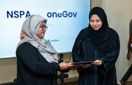 އެންސްޕާގެ ބައެއް ހިދުމަތްތައް ވަންގަވް އަށް ބަދަލުކުރުމުގެ ރަސްމިއްޔާތުގައި އެންސްޕާގެ ސީއީއޯ ހީނާ އަދި މައިންޑްކޯގެ މެނޭޖިން ޑިރެކްޓަރު ސައީދާ އުމަރު (ވ) ބައިވެރިވެވަޑައިގަންނަވަނީ.-- ފޮޓޯ: ނިޝާން އަލީ/ މިހާރު