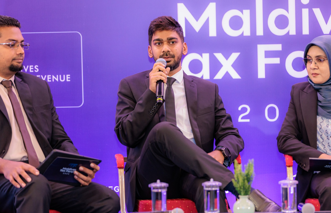 އިންސްޓްޓިއުޓް އޮފް ޗާޓާޑް އެކައުންޓެންޓްސް އޮފް މޯލްޑިވްސް އާއި މޯލްޑިވްސް އިންލެންޑް ރެވެނިއު އޮތޯރިޓީ (މީރާ) ގުޅިގެން ބޭއްވި ޓެކްސް ފޯރަމްގެ ސެޝަނެއް ކުރިއަށް ގެންދަނީ.--- ފޮޓޯ: ސީއޭ މޯލްޑިވްސް