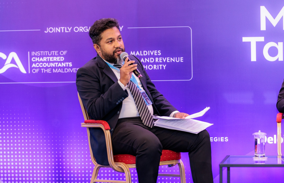 އިންސްޓްޓިއުޓް އޮފް ޗާޓާޑް އެކައުންޓެންޓްސް އޮފް މޯލްޑިވްސް އާއި މޯލްޑިވްސް އިންލެންޑް ރެވެނިއު އޮތޯރިޓީ (މީރާ) ގުޅިގެން ބޭއްވި ޓެކްސް ފޯރަމްގެ ސެޝަނެއް ކުރިއަށް ގެންދަނީ.--- ފޮޓޯ: ސީއޭ މޯލްޑިވްސް