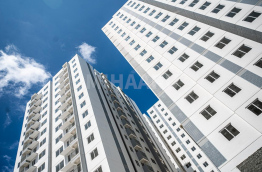 ހުޅުމާލޭގައި ފަހި ދިރިއުޅުން ކޯޕަރޭޝަނުން އެޅި ފްލެޓްތަކެއް.-- ފޮޓޯ: ނިޝާން އަލީ | މިހާރު