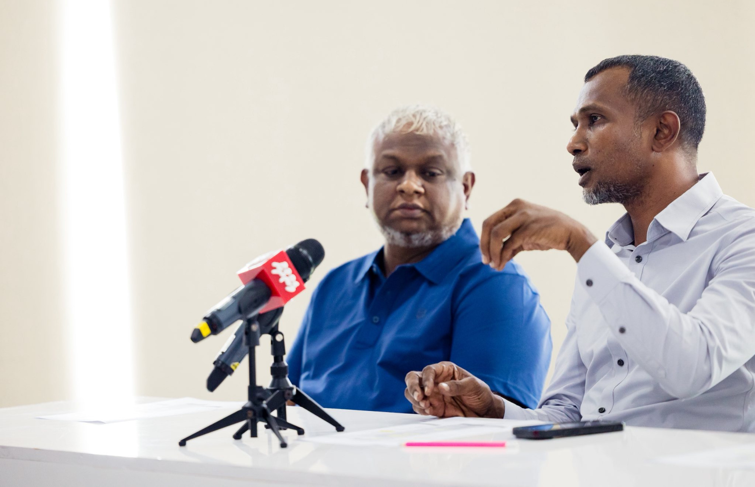 އެފްއޭއެމްގެ ރައީސް ޓޮމް (ކ) އާއި ނައިބް ރައީސް ޝާފިއު. -- ފޮޓޯ: ނިޝާން އަލީ/ މިހާރު