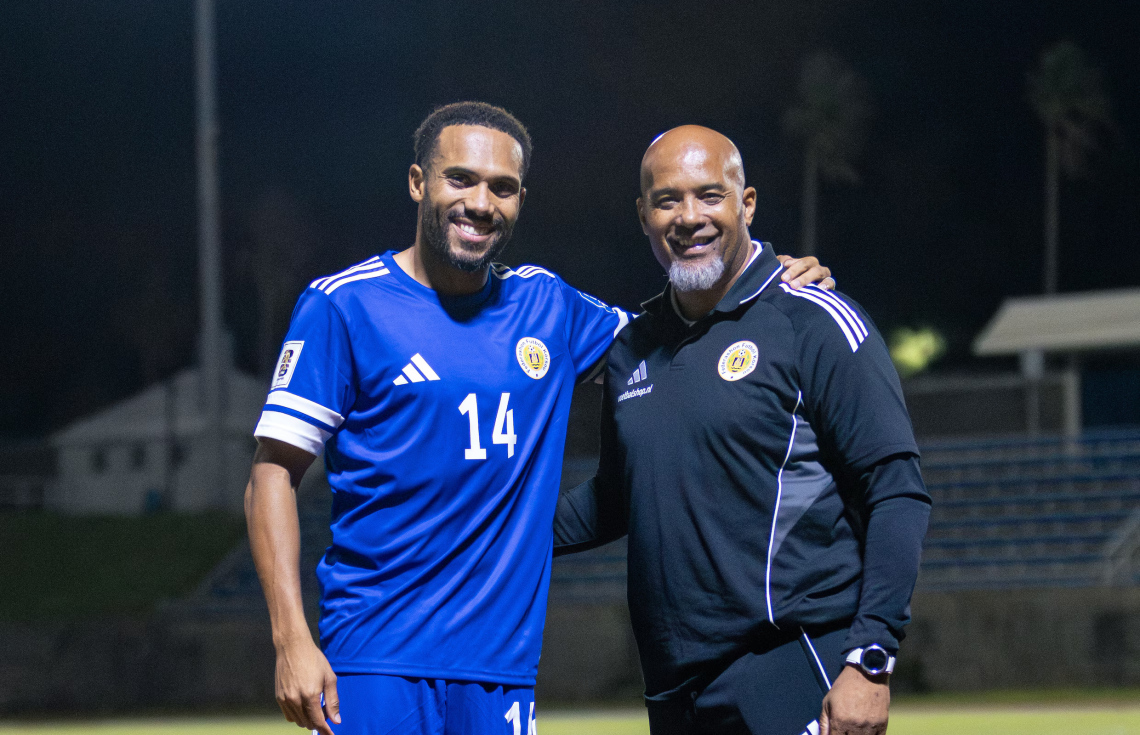 އެންމެކުޑަ ގައުމުގެ ވޯލްޑް ކަޕްގެ ދަތުރުގައި ދެބަފައިން