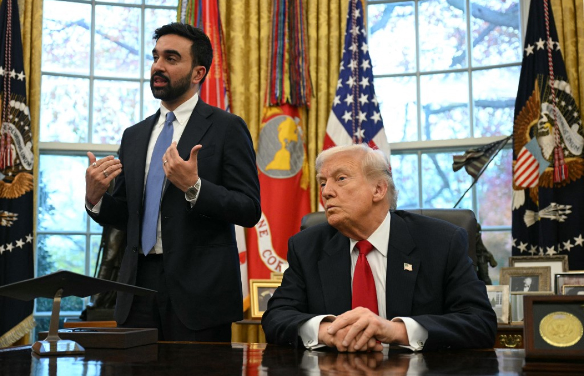 އެމެރިކާގެ ރައީސް ޑޮނަލްޑް ޓްރަމްޕާއި ނިއު ޔޯކްގެ މޭޔަރުކަމަށް އިންތިހާބުކޮށްފައިވާ ޒަހްރާން މަމްދާނީ އޯވަލް އޮފީހުގައި ބައްދަލުކުރައްވަނީ. -- ފޮޓޯ: އޭއެފްޕީ