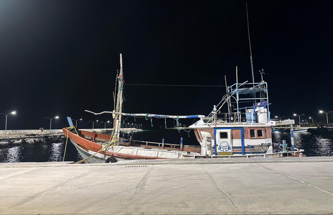 ލަންކާގެ ޑްރަގު ބޯޓު ހަނިމާދޫ ބަނދަރުގައި.-- ފޮޓޯ: މިހާރު