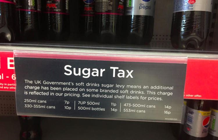 ޔޫކޭގައި "ހަކުރު ޓެކްސް" މިލްކްޝޭކާއި ކޮފީއަށް ވެސް