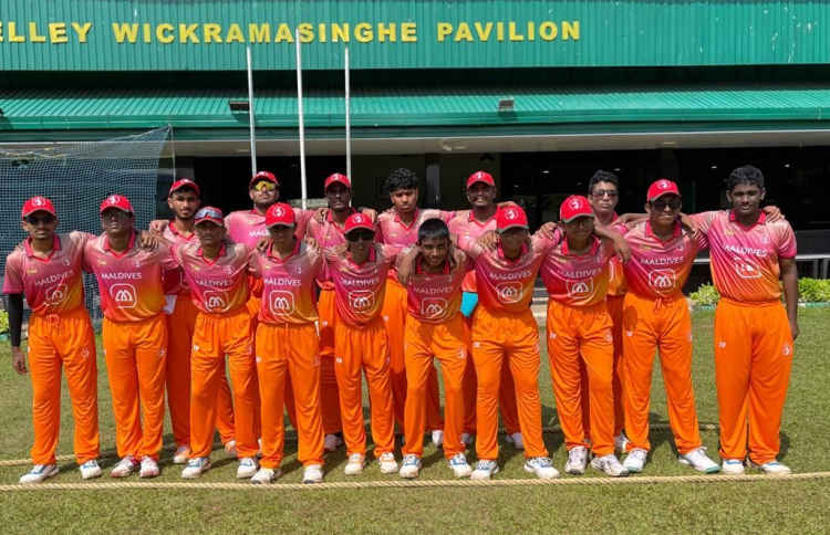 ލަންކާ ތޫފާނުގައިޖެހި ގައުމީ ކްރިކެޓް ޓީމު ތާށިވެއްޖެ!