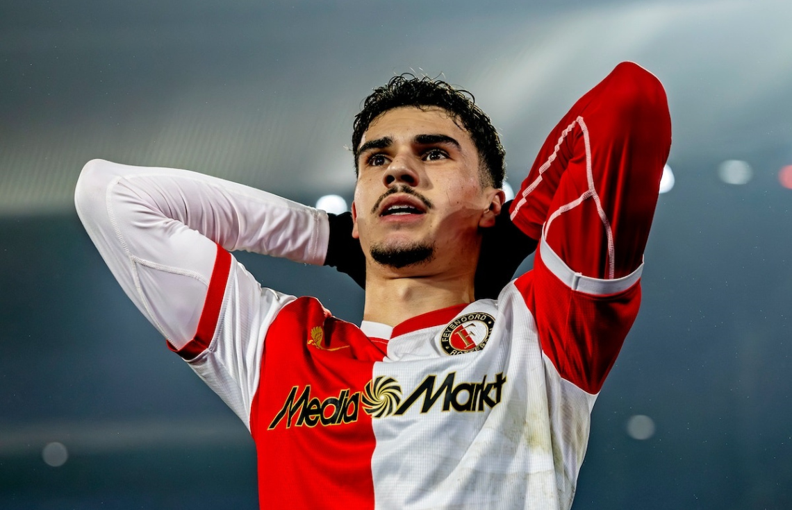 ސެލްޓިކާ ދެކޮޅަށް ކުޅުނު މެޗުގައި ޝަކީލް ވެން ޕާސީ.--