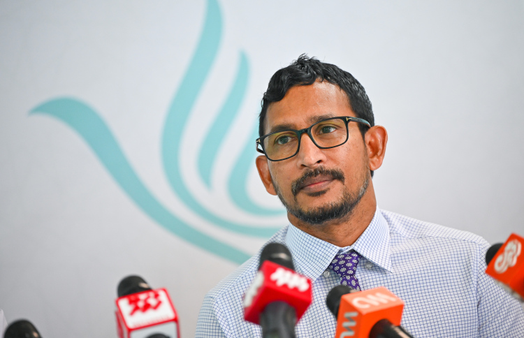 ޕީއެންސީގެ ޕާލަމެންޓްރީ ގްރޫޕްގެ ލީޑަރު އިބްރާހީމް ފަލާހު، ލޯކަލް ކައުންސިލް އިންތިހާބުގައި އެޕާޓީގެ ކެމްޕެއިން މެނޭޖަރަކީ އޭނާ. ފޮޓޯ: ފަޔާޒް މޫސާ/މިހާރު