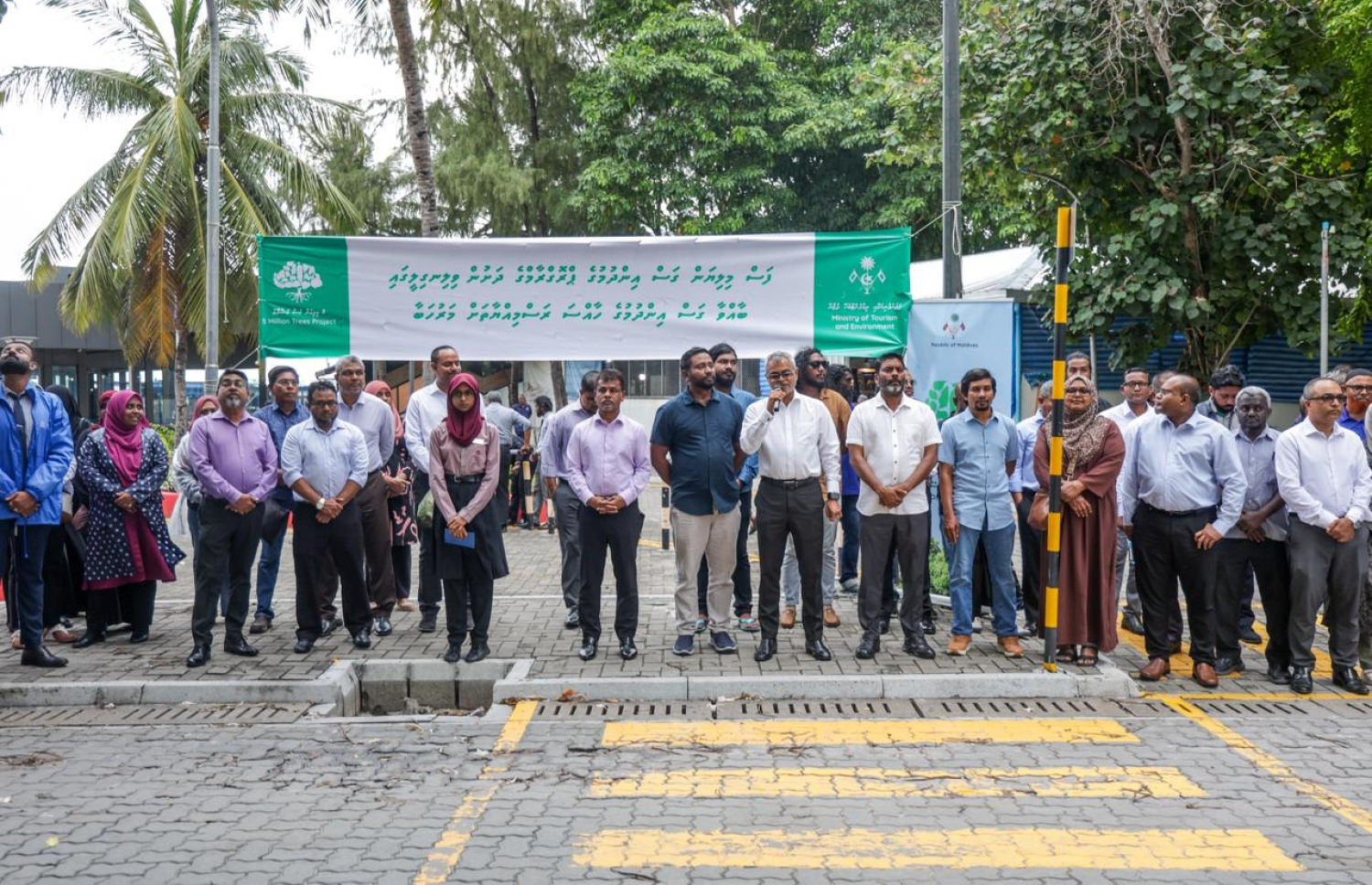 ފަސް މިލިއަން ގަސް ޕްރޮގްރާމްގެ ދަށުން ވިލިމާލޭގައި 500 ގަސް އިންދުމަށް ބޭއްވި ހަރަކާތް.-- ފޮޓޯ: ތިމާވެއްޓާ ބެހޭ މިނިސްޓްރީ