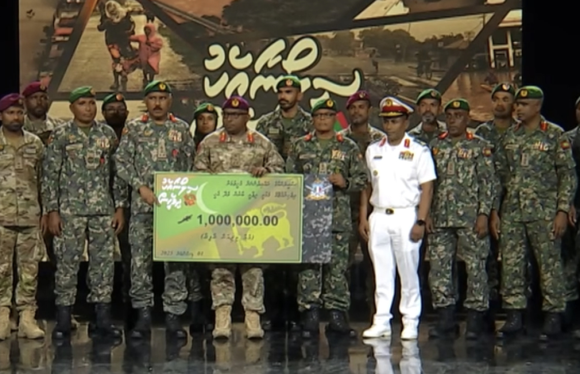 ސިފައިންގެ ފަރާތުން ލަންކާއަށް އެހީވުމަށް އެއް މިލިއަން ރުފިޔާ ރަމްޒީކޮށް ހަވާލުކުރަނީ