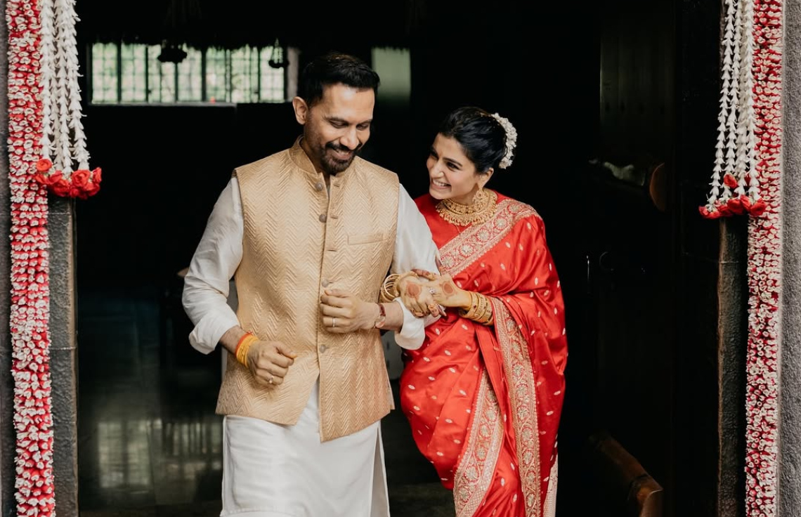 ނުވެސް އެނގި ތިއްބާ ރާޖް އާއި ސަމަންތާ ކައިވެނިކޮށްފި