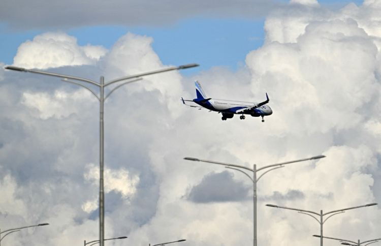 އިންޑިގޯގެ ފްލައިޓްތައް ކެންސަލްކުރާތާ ހަފްތާއެއް