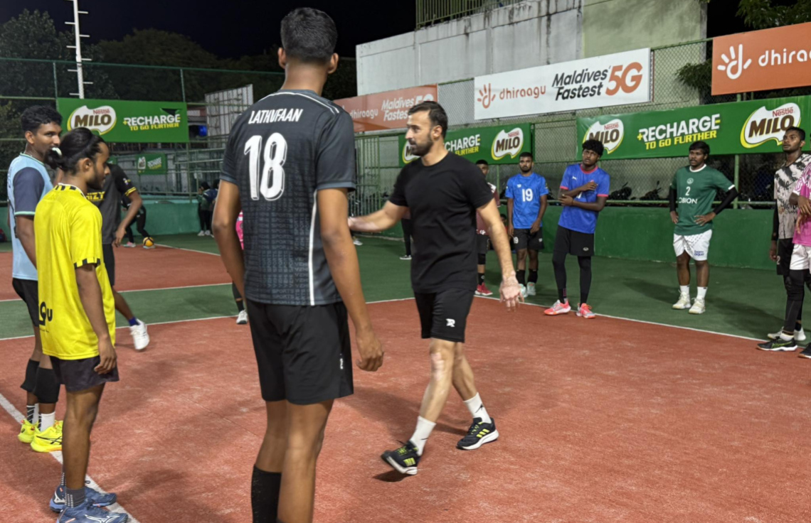 ގައުމީ ކޯޗު އިރާނުގެ ފަރްހާދު ނަޒާރީ