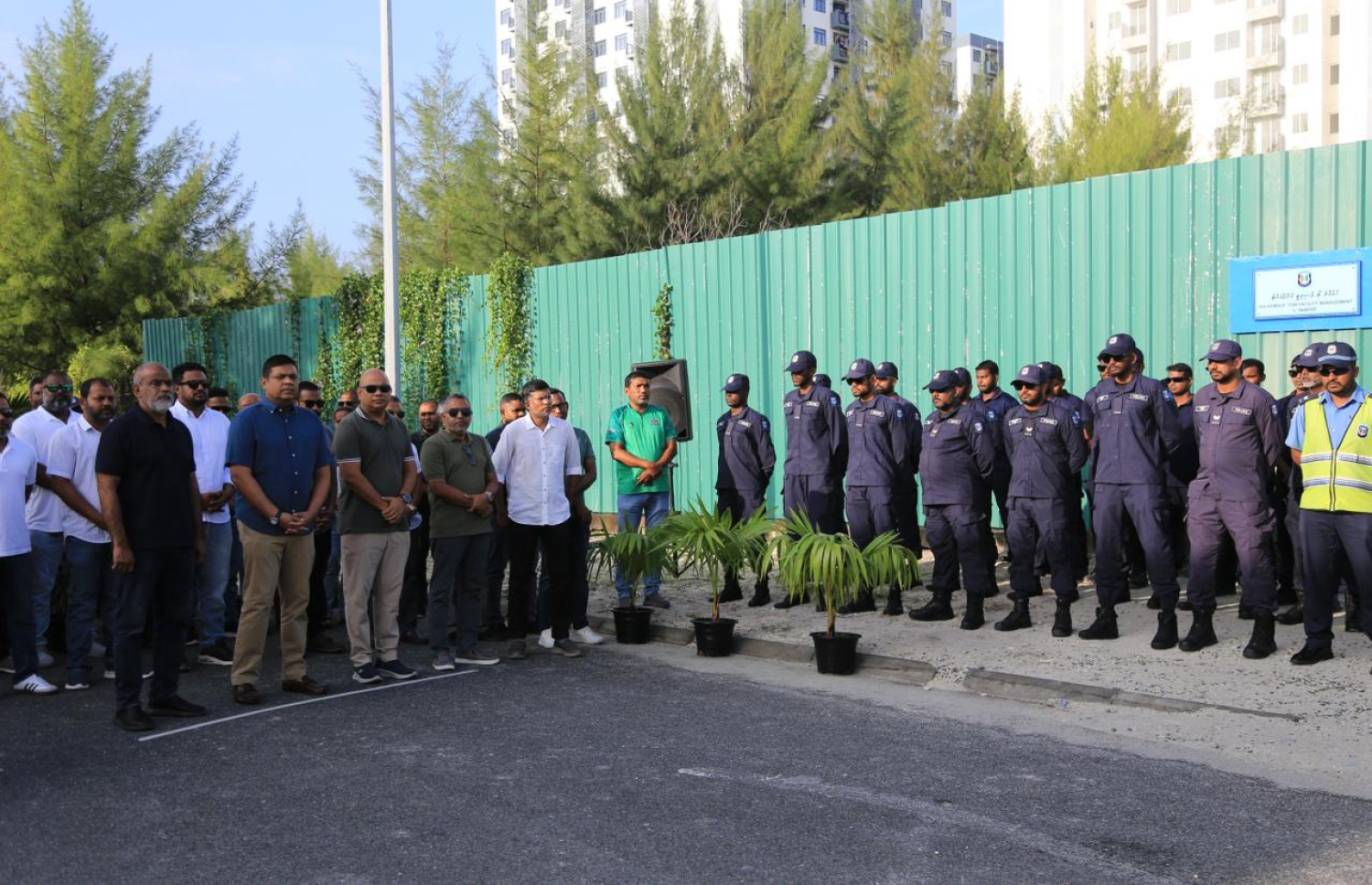 ފުލުހުން މިއަދު ޓޯ ކުރަން ފެށުމަށް ހުޅުމާލޭގައި ބޭއްވި ރަސްމިއްޔާތުގައި މިނިސްޓަރު އަމީން އާއި ސީޕީ ނަވީން އަދި އެޗްޑީސީ އެމްދީ ޒުހެއިރު ބައިވެރިވަނީ..-- ފޮޓޯ: ޕޮލިސް