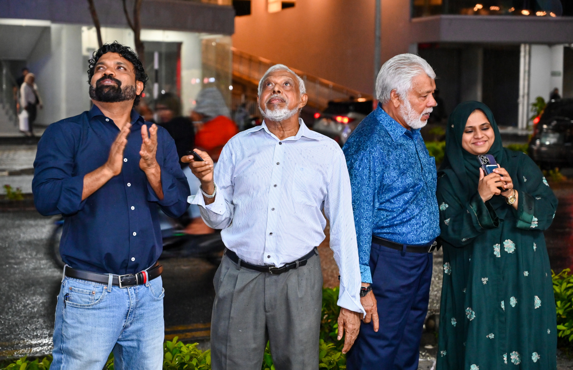 އީވް ކްލިނިކް ވިނަރެސް އެ ކުންފުނީގެ ޗެއާމަން ހުސެއިން މުހައްމަދުފުޅު ރަސްމީކޮށް ހުޅުވައިދެއްވަނީ-- ފޮޓޯ: ފަޔާޒު މޫސާ | މިހާރު