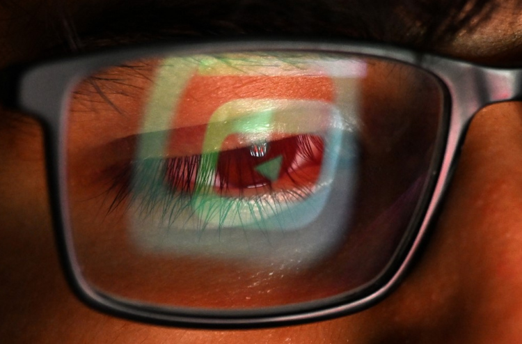 ފްރާންސްގައި 15 އަހަރުން ދަށަށް ސޯޝަލް މީޑިއާ މަނާކުރަނީ