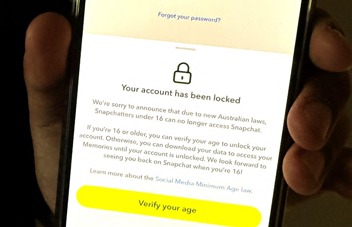 އޮސްޓްރޭލިއާގައި މިއަދުން ފެށިގެން، 16 އަހަރުން ދަށުގެ ކުދިންނަށް ސޯޝަލް މީޑިއާ މަނާވުމުން ސްނެޕްޗެޓުން ކުއްޖެއްގެ އެކައުންޓް ބްލޮކް ކޮށް، އެކަމުގެ ނޯޓިފިކޭޝަން ފޮނުވާފައި. -- ފޮޓޯ: އޭއެފްޕީ