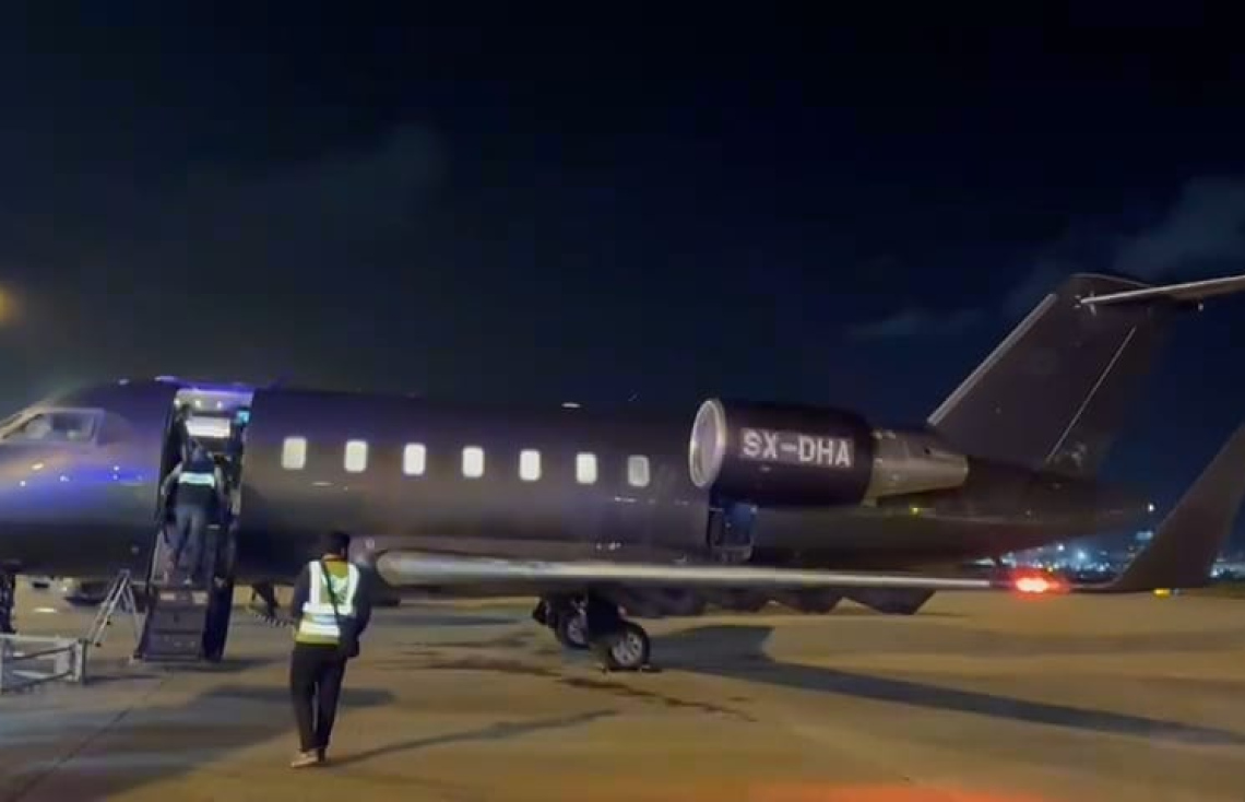 އަޒްމީލަށް އިތުރު ފަރުވާ ދިނުމަށް އެއާ އެމްބިއުލާންސްގައި ބެންކޮކަށް ފުރުވާލަން މިދިޔަ ނޮވެމްބަރު 30 ވަނަ ދުވަހުގެ ރޭ ތައްޔާރުވަނީ.