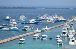 މަސްވެރިންގެ މުޒާހަރާގައި ދޯނިތައް ބައިވެރިވަނީ.-- ފޮޓޯ: ފަޔާޒު މޫސާ/ މިހާރު