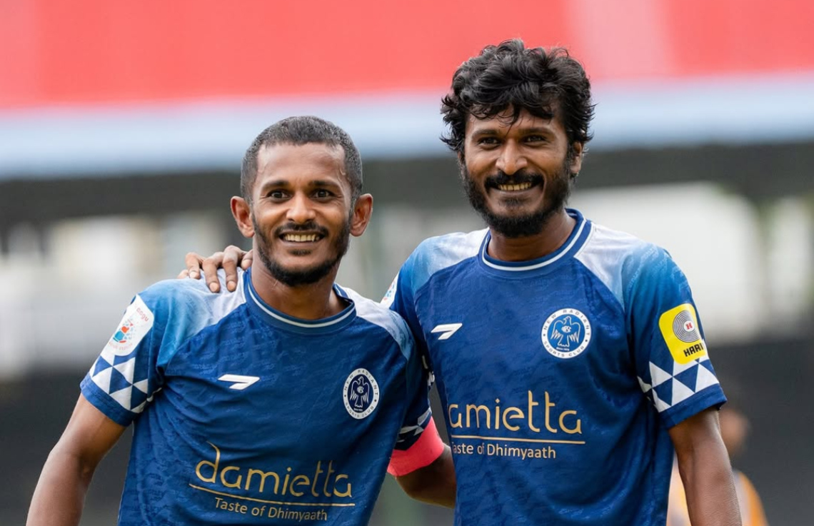 ފާއްޓޭ (ކ) އާއި އޭނާގެ ކޮއްކޮ ސެންޓޭ އުފާފާލުކުރަނީ --- ފޮޓޯ:  ޝަންމާހު | ނިއުރޭޑިއަންޓް