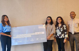 ނޯޓިލަސް ފައުންޑޭޝަންގެ ފަރާތުން ދޭ 150،000ރ. ގެ ރަމްޒީ ޗެކު ކެންސާ ސޮސައިޓީއާ ހަވާލުކުރަނީ.-- ފޮޓޯ: ނޯޓިލަސް ފައުންޑޭޝަން