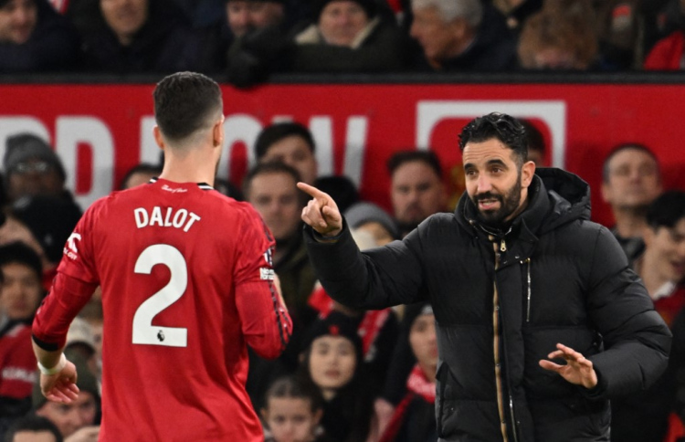 އަށް ލަނޑުގެ މެޗުން ޔުނައިޓެޑް އެއްވަރު!