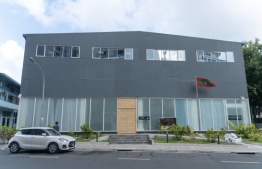 އެމްޓީސީސީގެ ސޯމިލް: ސައުދީގެ އެމްބަސީ ހިންގާ އެ އިމާރާތުގެ މައްޗަށް އެރި މީހަކު ވަނީ ހައްޔަރުކޮށްފައި