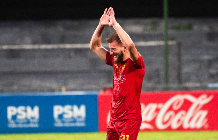 ލަޗްނީ، ވިކްޓަރީ އަށް ގޯލު ޖަހައިދިނުމަށް ފަހު އުފާފާލުކުރަނީ.-- ފޮޓޯ: ފަޔާޒް މޫސާ | މިހާރު