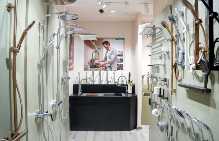 ފާހަނާ ސާމާނަށް ހާއްސަކޮށް, ސޮނީ ހޯމްގެ ސެކްޝަނެއް