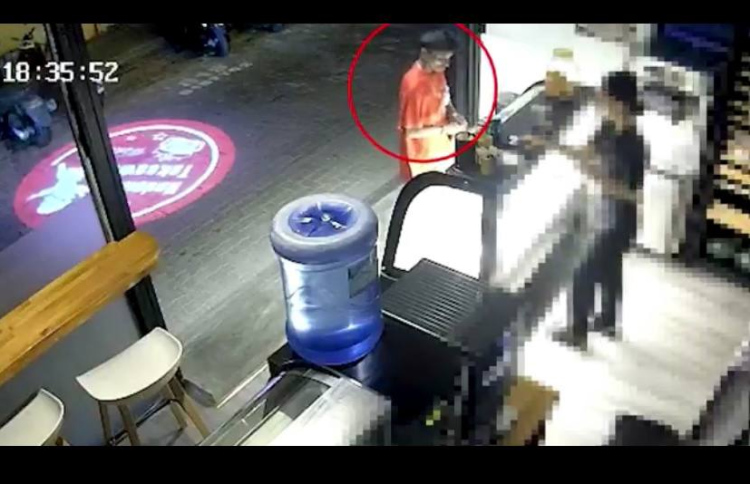 ވަގު ޑޮލަރުގެ ވިޔަފާރީގެ ތުހުމަތުގައި މީހަކު ހޯދަނީ