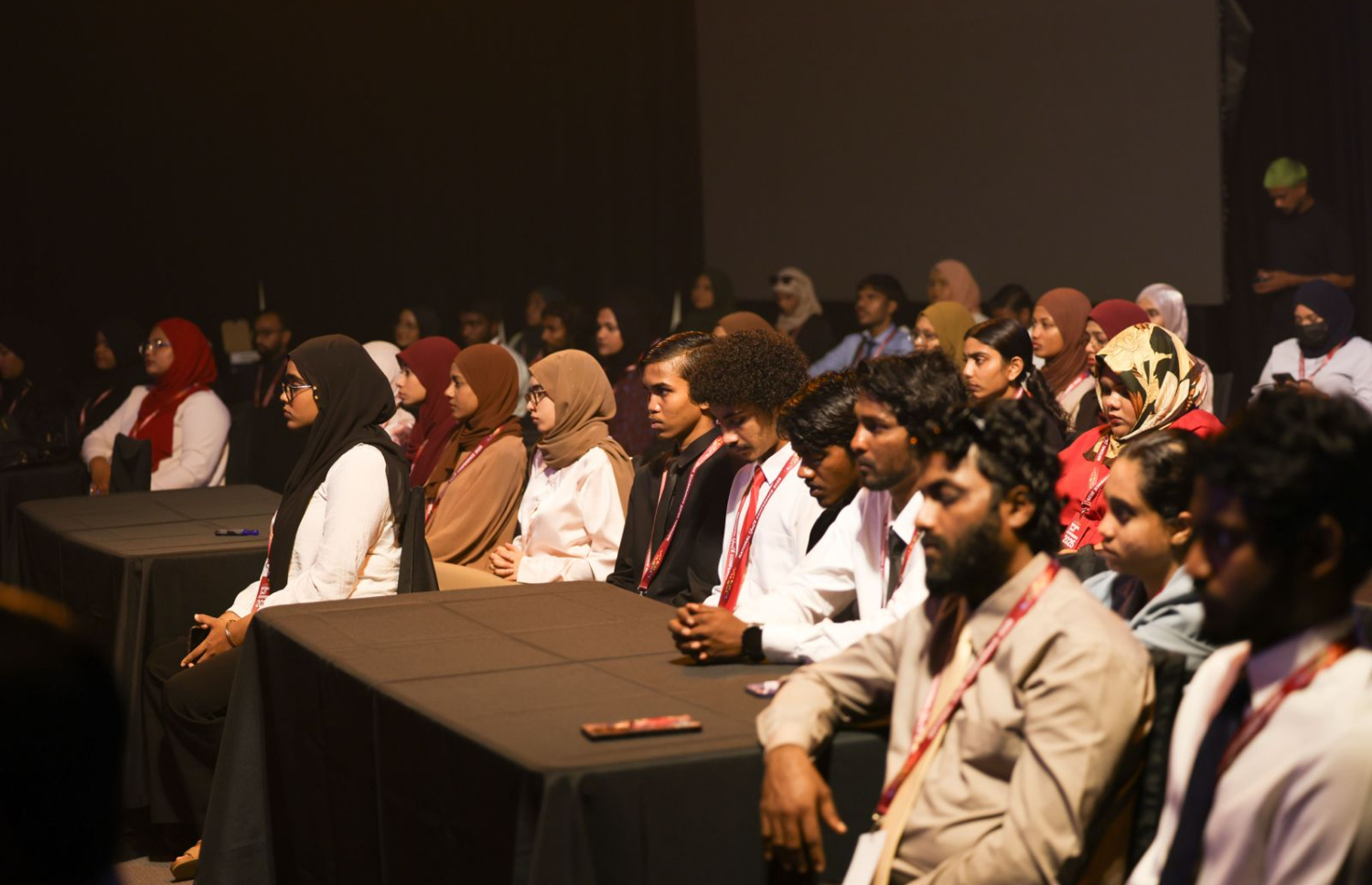 ޔޫތު ކޮންފަރެންސްގެ ބައިވެރިން.--