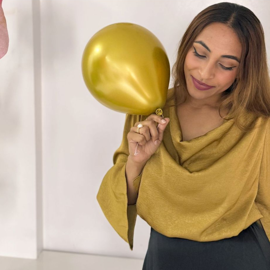 އާބަން ތްރެޑްސްގެ އާ އަހަރު ކަލެކްޝަނުގައި ހިމެނޭ ހެދުމެއް. -- ފޮޓޯ: އާބަން ތްރެޑްސް