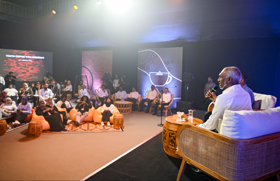 ޒުވާނުންގެ ކޮންފަރެންސް ނިންމަން ރޭ ބޭއްވި ހަފުލާގައި ރައީސް މުއިއްޒު ވާހަކަފުޅު ދައްކަވަނީ.---ފޮޓޯ: ރައީސް އޮފީސް