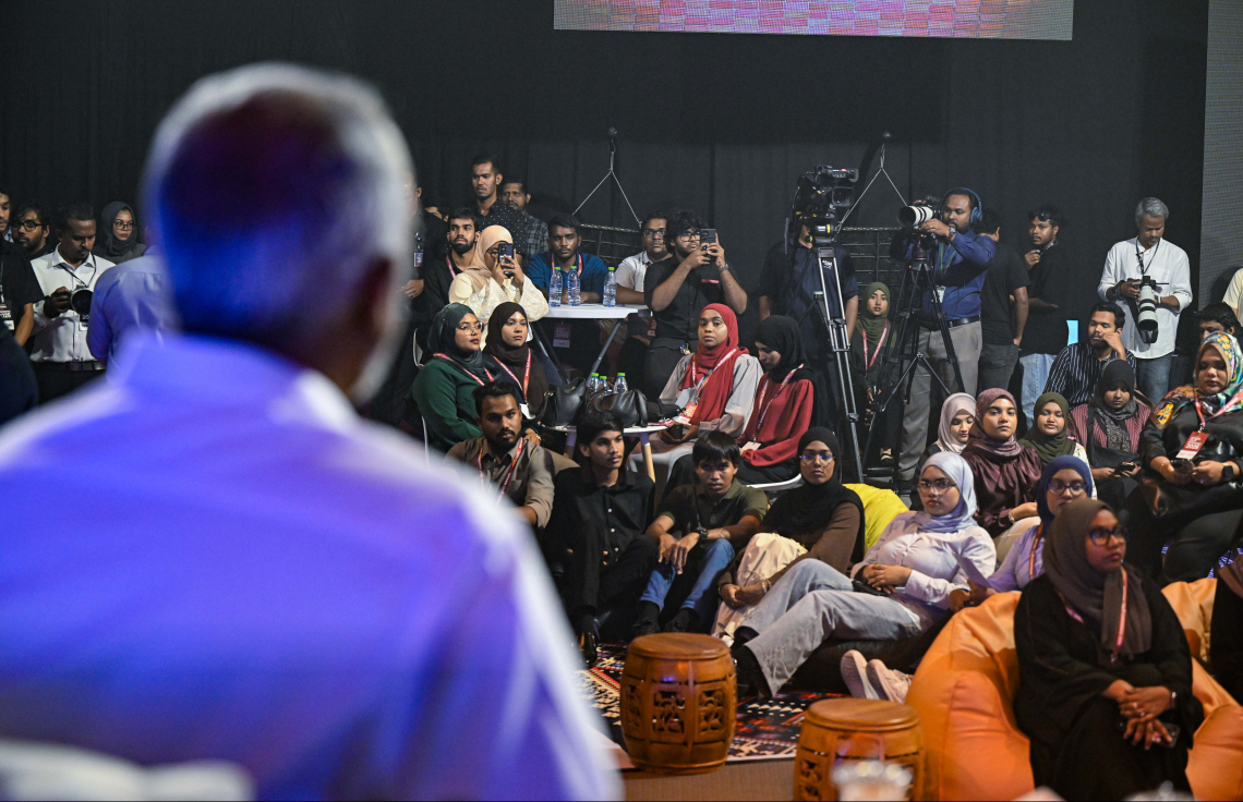 ޒުވާނުންގެ ކޮންފަރެންސް ނިންމަން ރޭ ބޭއްވި ހަފުލާގައި ރައީސް މުއިއްޒު ވާހަކަފުޅު ދައްކަވަނީ.---ފޮޓޯ: ރައީސް އޮފީސް