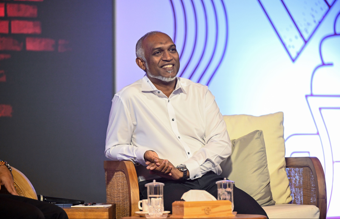 Raees faalhukurevvee Airstrip alhaigen kudhi mathindhaa boat jessumuge khiyaaleh