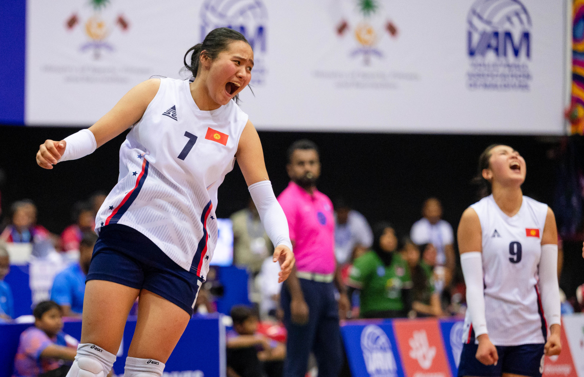 ކާވާ ކަޕްގެ ފައިނަލް މެޗުގައި ރާއްޖެ އާއި ކިރިގިސްތާން ބައްދަލުކުރި މެޗުގެ ފަހު ޕޮއިންޓު ހޯދައި، މުބާރާތް ކާމިޔާބު ކުރުމަށް ފަހު ކިރިގިސްތާން ކުޅުންތެރިޔާ އުފާފާޅުކުރަނީ.--- ފޮޓޯ: ފަޔާޒު މޫސާ | މިހާރު