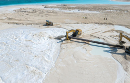 ރަސްމާލެ ހިއްކުމުގެ މަސައްކަތް މިދިޔަ ހަފުތާގައި ކުރަނީ.---ފޮޓޯ: އެމްއޭސީއެލް