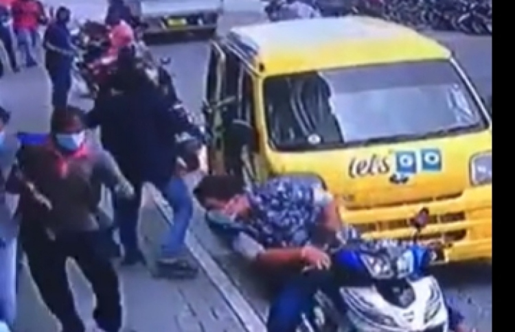 ހަތަރު މިލިއަން ފޭރެން އުޅުން: އެކަކަށް ޖޫރިމަނާއެއް