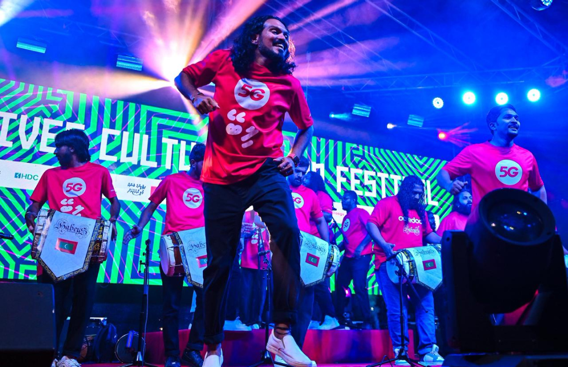 އާ އަހަރު ފެށުން ފާހަގަކުރަން ހުޅުމާލޭގައި ރޭ ބޭއްވި ކުލަގަދަ ހަރަކާތްތައް.--- ފޮޓޯ: ފަޔާޒު މޫސާ | މިހާރު